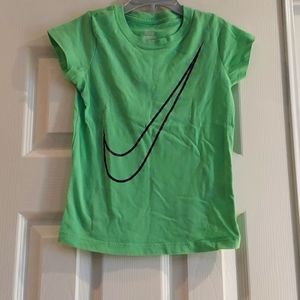 Nike girls size 6x shirt